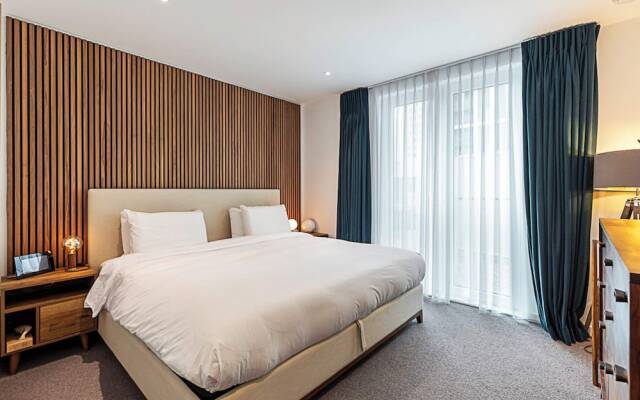 Beautiful Two Bed Property Near Whitechapel, London