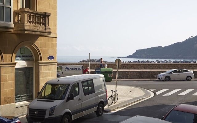 Soraluxe Apartment by FeelFree Rentals