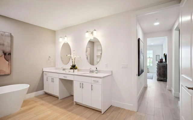 The Harbor Condo 305 - Premier