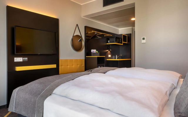 Landmark Premier Hotel