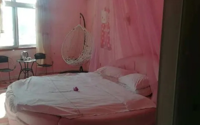 Qixian Lafeng Theme Hotel