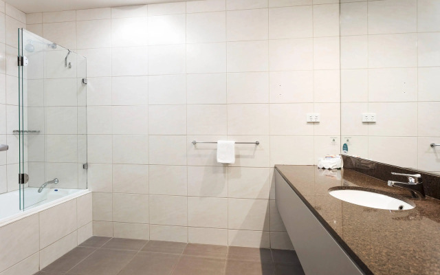 Bayside Geelong Hotel & Apartments, an Ascend Collection Hotel