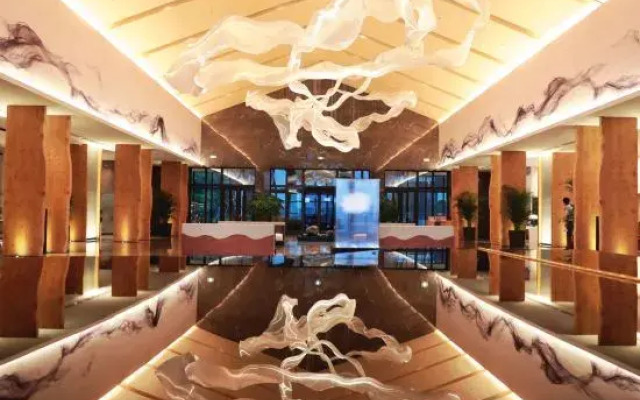 Secan Hotel Qingdao, Curio Collection by Hilton