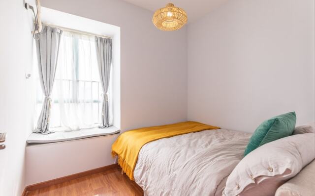 Locals Boutique Apartment Huafa Plaza 31