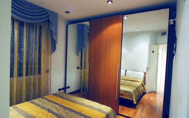 Roma Chic House - Delightful Luxury Apartment 3 People, With Jacuzzi