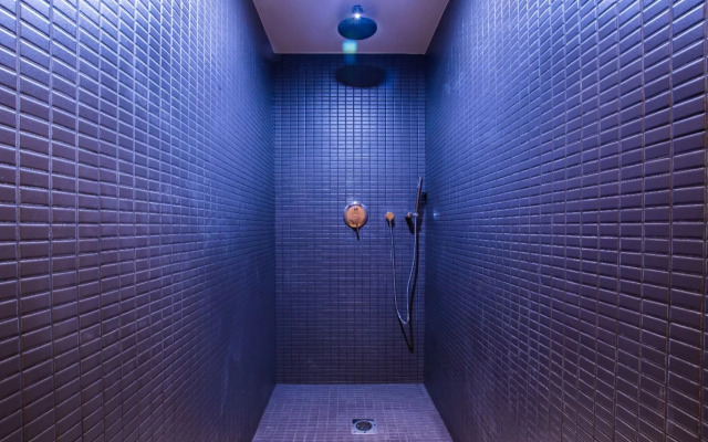 Parasol Luxury Hotel & Suites