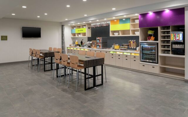 Home2 Suites by Hilton Indianapolis Airport
