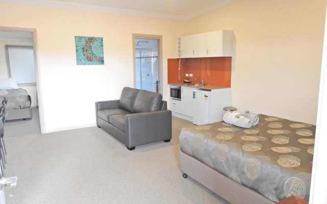 Broken Hill Outback Resort – Guest Rooms – Broken Hill
