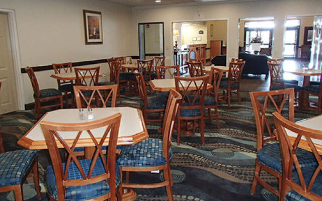 Clarion Suites Conference Center near I-95