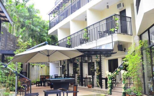 El Renzo Hotel Tagaytay