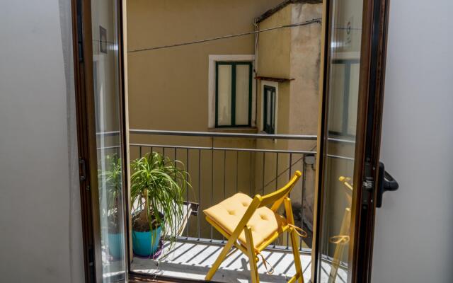 Estate4home - Casa Cristina Yellow
