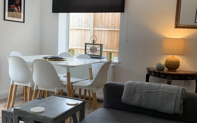 Allure Watford Apartment