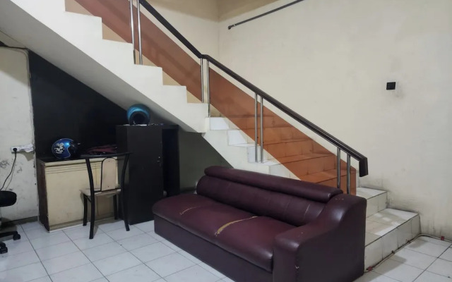 OYO Life 93979 Gubeng Homestay Syariah