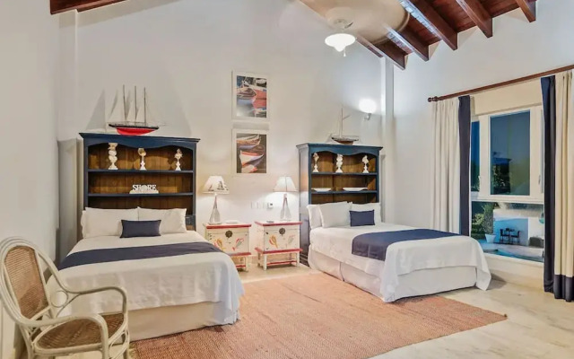 Luxurious 8-bedroom Dreamy Villa