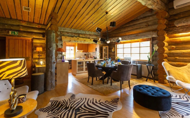 Kuukkeli Log Houses Teerenpesä - Premium Suite A48