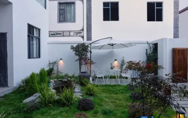 Ruoyun Designer Homestay