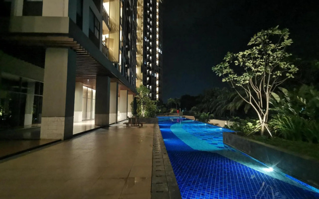 ARSAKHA Transpark Cibubur By Hennys One