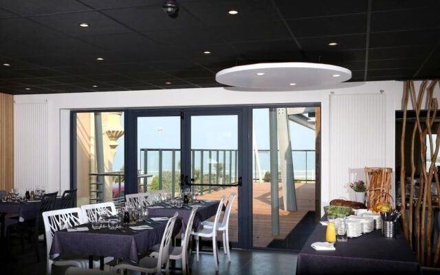 Le Manoir Des Tourelles
