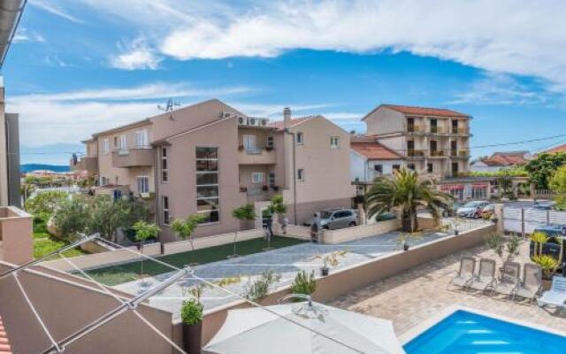 Apartments Nika & Karla