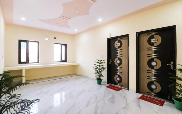 Akash Guest House by OYO Rooms