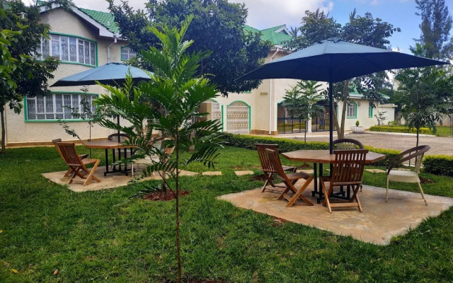 215 Karen Garden