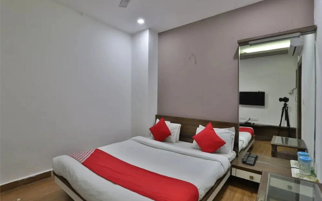 Knk Hotel by OYO Rooms