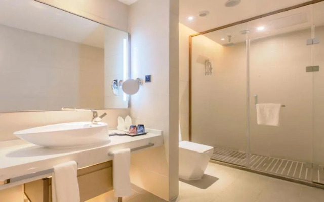 Lavande Hotel Wuxue Kanjiang Avenue