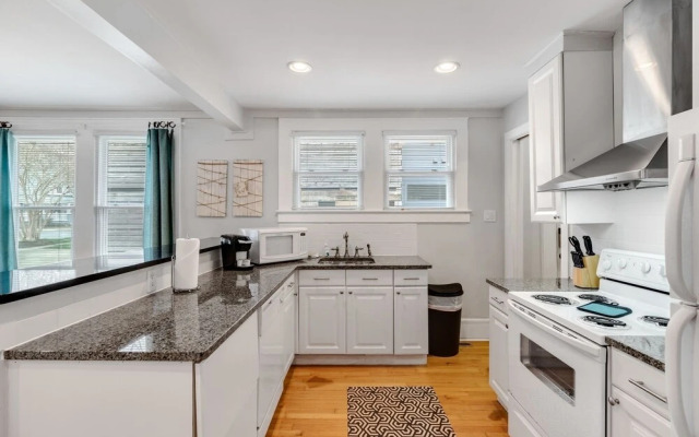 1 bedroom, Allen Street