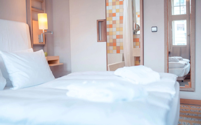 Hotel Bleibtreu Berlin by Golden Tulip