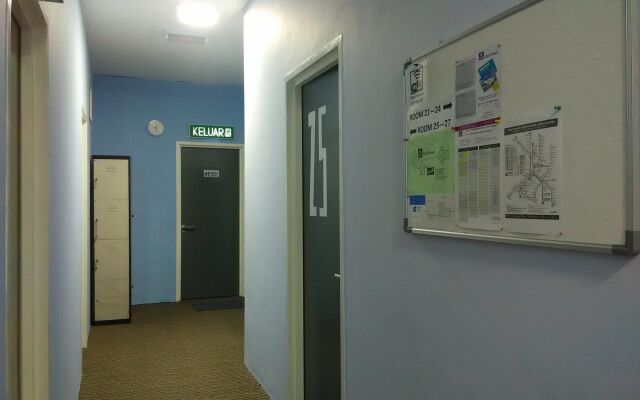 Moon Eleven Hostel Airport Transit - KLIA
