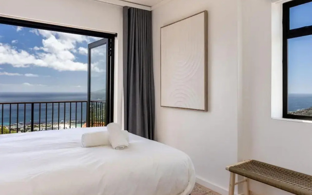 Camps Bay Nest - Townhouse With Ocean Views