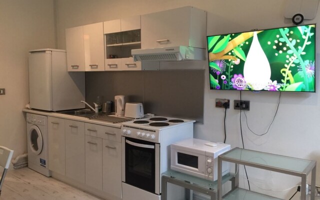New Modern Studio on River