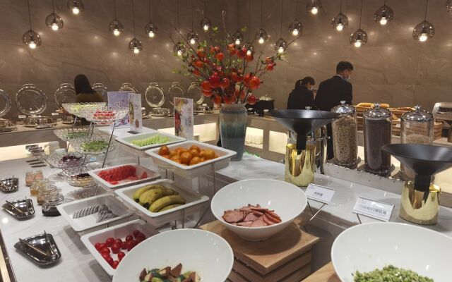 Yun-Ray Phoenix Hotel