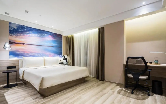 Atour Hotel May Fourth Square Qingdao