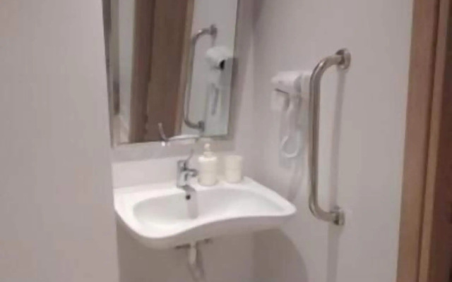 Gallery Suites & Residences, Piraeus