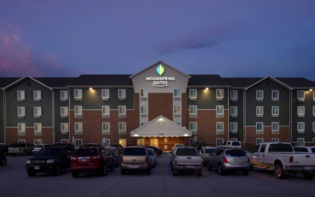 WoodSpring Suites Fargo North Near NDSU