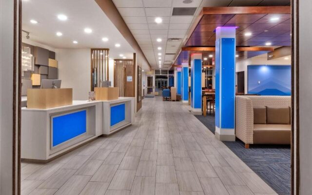 Holiday Inn Express & Suites Milan – Sandusky Area by IHG