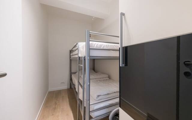 Apartment Overlooking the sea