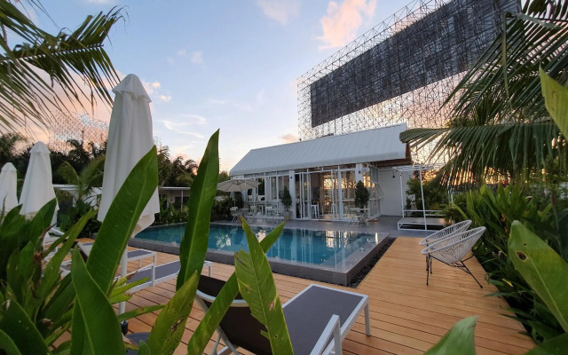 Meet Boutique Resort