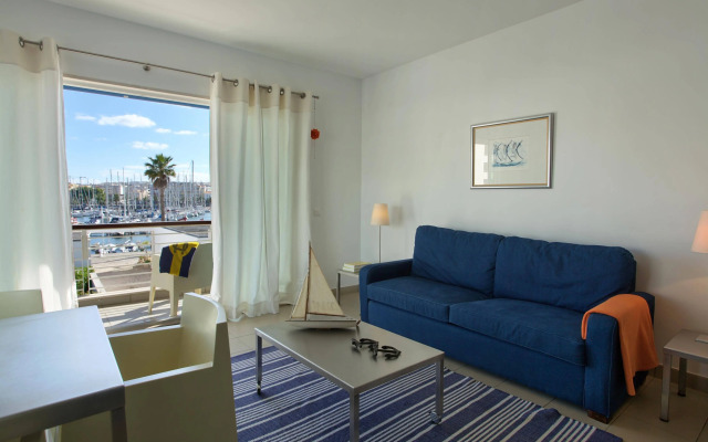 Marina Club I