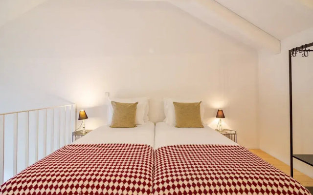 Charming Porto Apartment in Prime Location