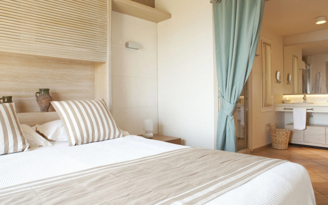 Dionysos Hotel