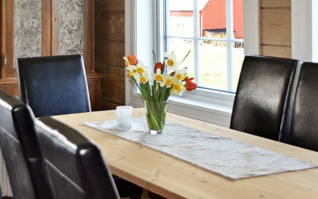 10 Person Holiday Home in Fjørtoft