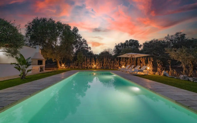 Trulli Stella, Mimosa & Porta Blu - 3 individual Luxury Trulli Villas with private pools and gardens