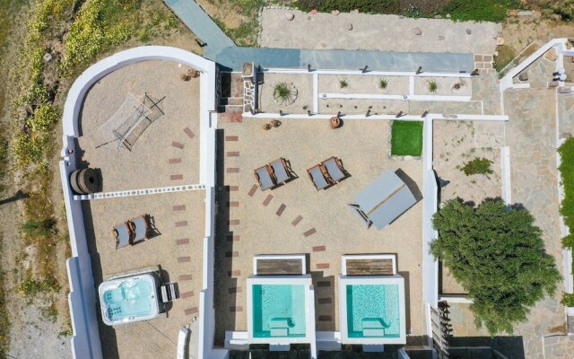 Avgerinos Deluxe Rooms