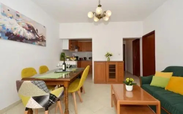Apartments Mira