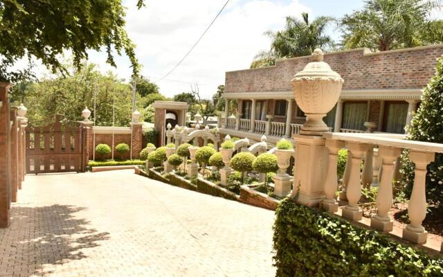 Spacious Self-Catering Apartment at Etuna Gardens.
