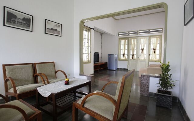 Taman Yuwono Heritage Malioboro by Natt's Hospitality