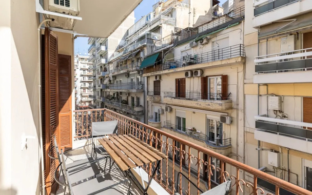 Vista by halu' Spacious City Centre Home