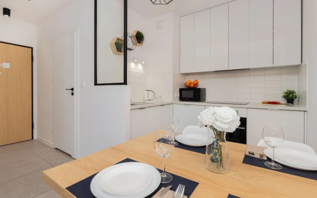 Browar Gdański 51 Apartment by Renters